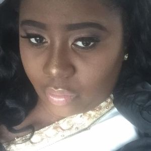 Meet your Posher, Lola